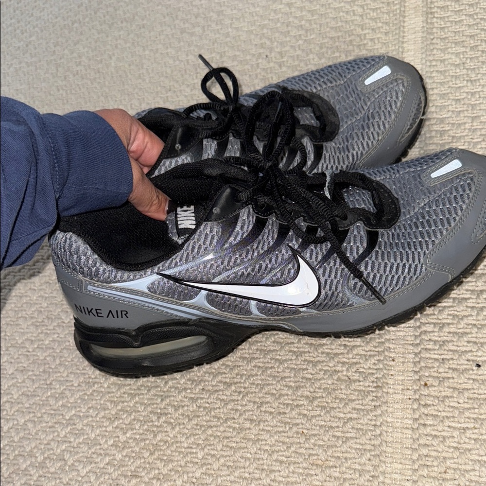 Nike Air Black and Gray Running Shoes - Picture 5 of 5
